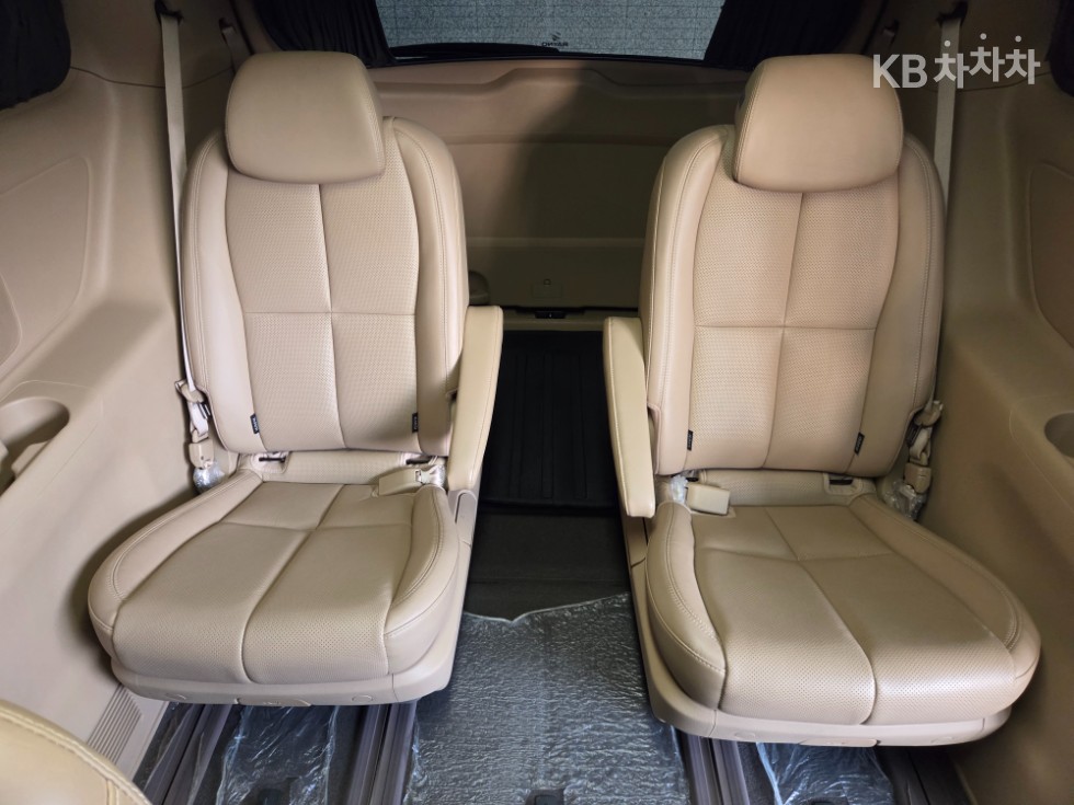 Kia Carnival — miniaturë 25