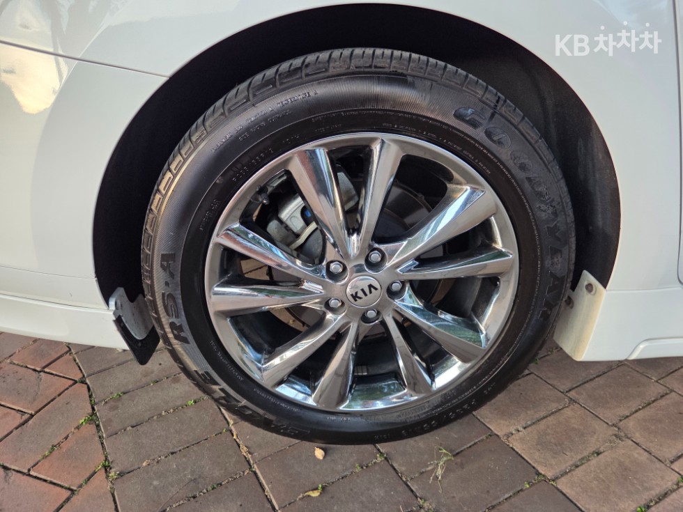 Kia Carnival — miniaturë 29
