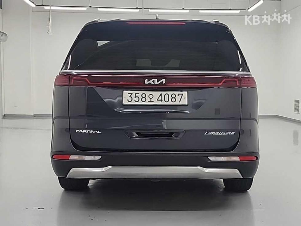 2022 Kia 4 photo