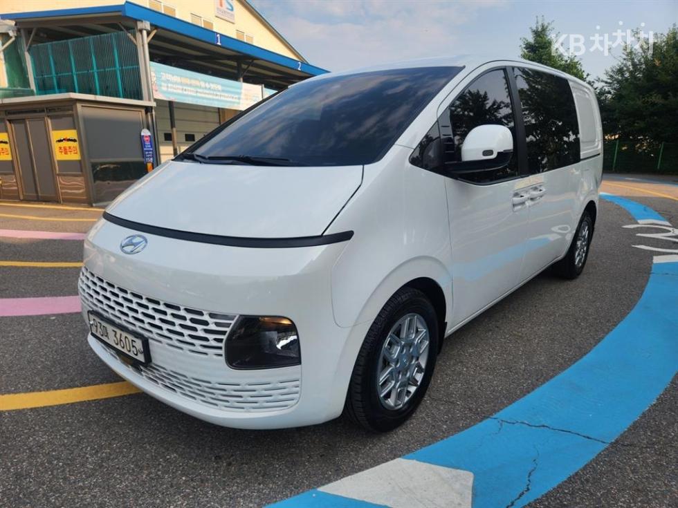 Hyundai Staria