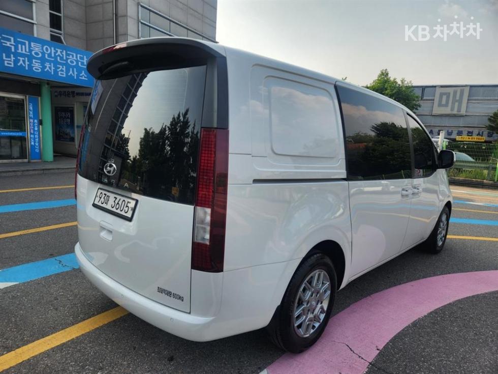 Hyundai Staria — miniaturë 3