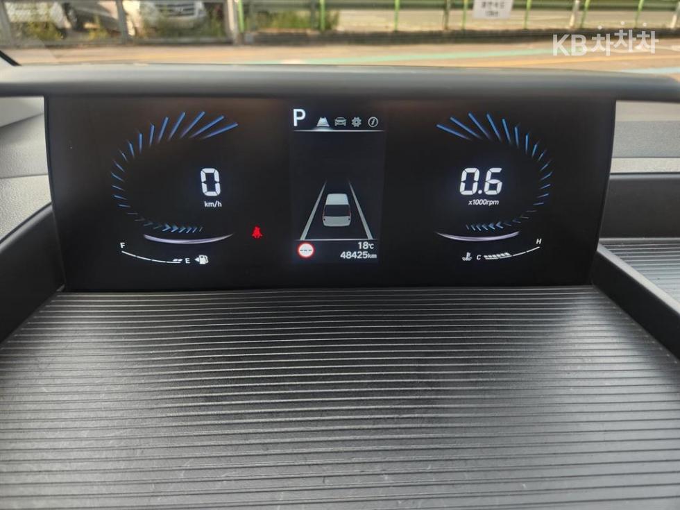 Hyundai Staria — miniaturë 14