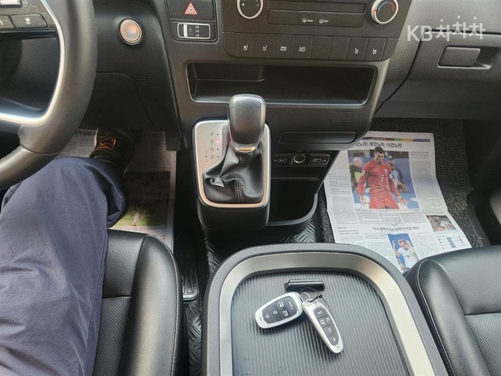 Hyundai Staria — miniaturë 18
