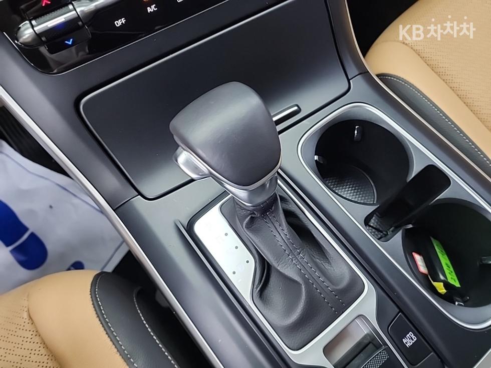2022 Kia 4 photo