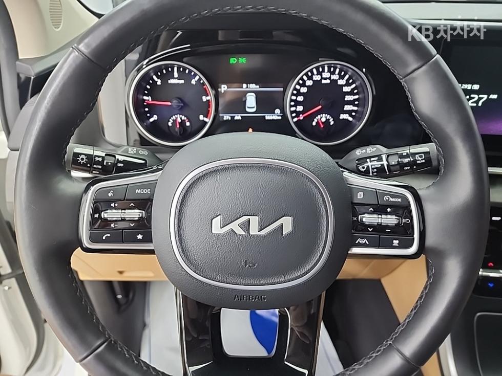 2022 Kia 4 photo