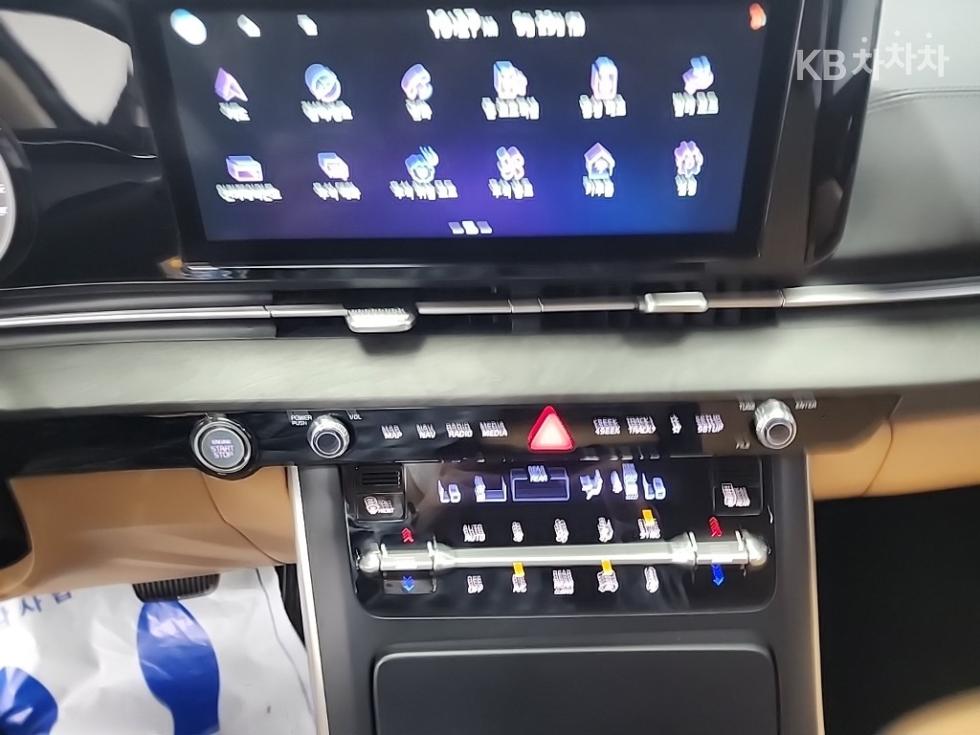 Kia Carnival — miniaturë 10