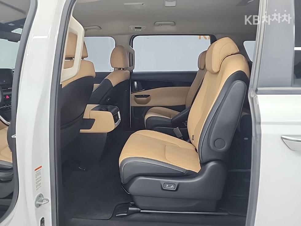 Kia Carnival — miniaturë 12