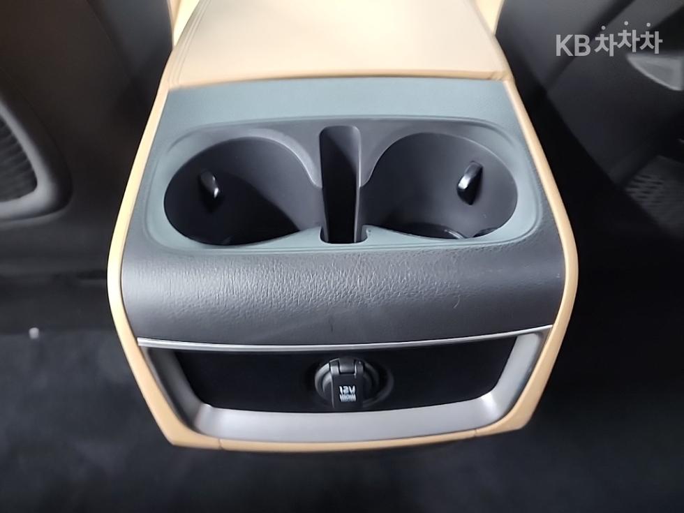 Kia Carnival — miniaturë 13