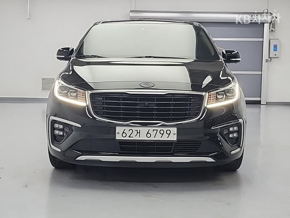 Kia Carnival — miniaturë 2
