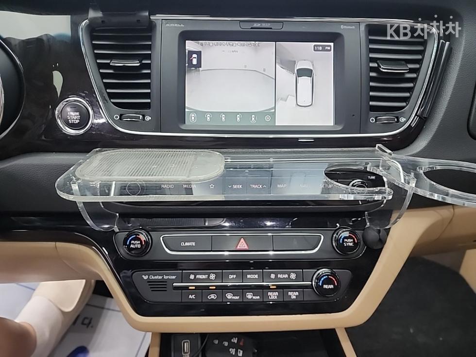 Kia Carnival — miniaturë 10