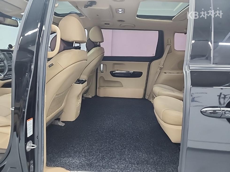 Kia Carnival — miniaturë 12
