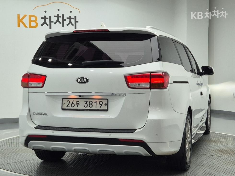 Kia Carnival — miniaturë 3