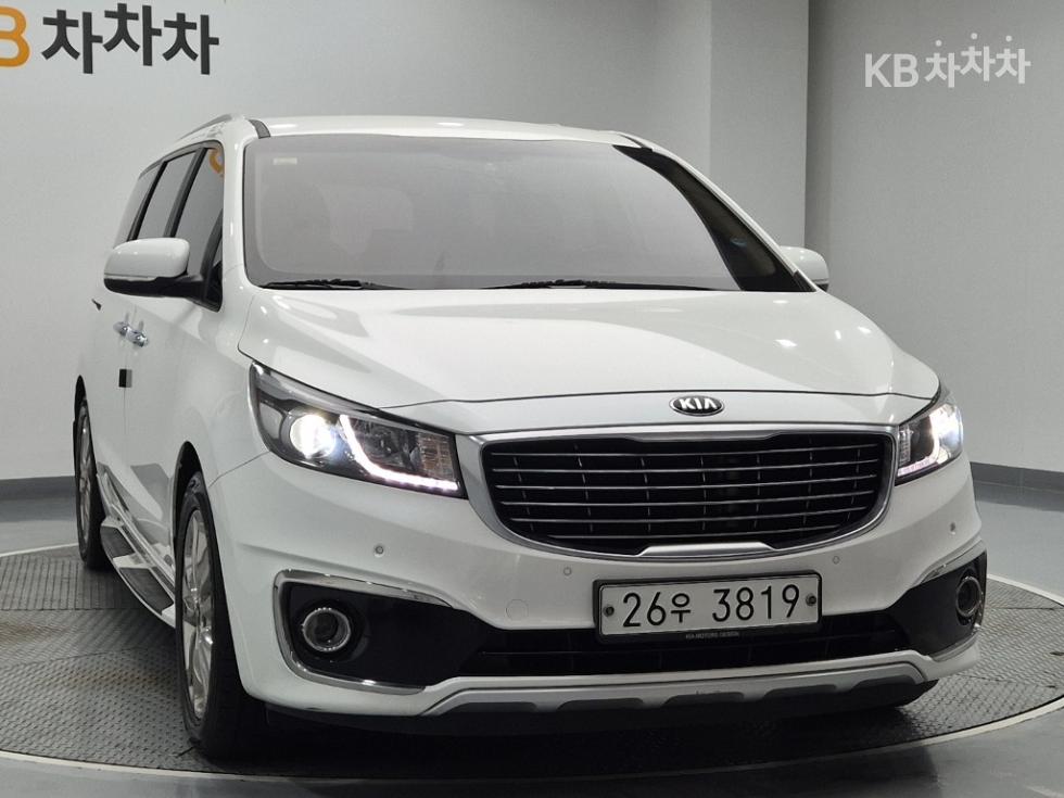 Kia Carnival — miniaturë 4