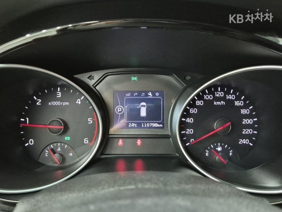 Kia Carnival — miniaturë 6