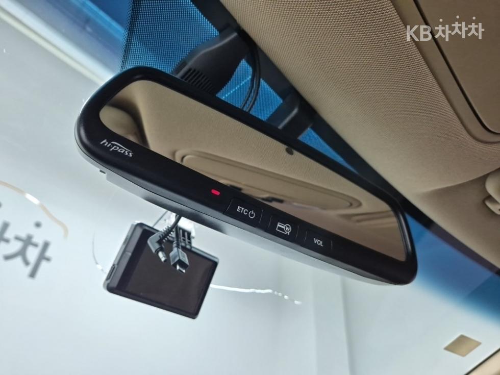 Kia Carnival — miniaturë 16
