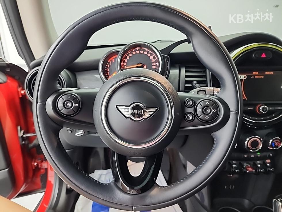 2018 MINI 3 photo