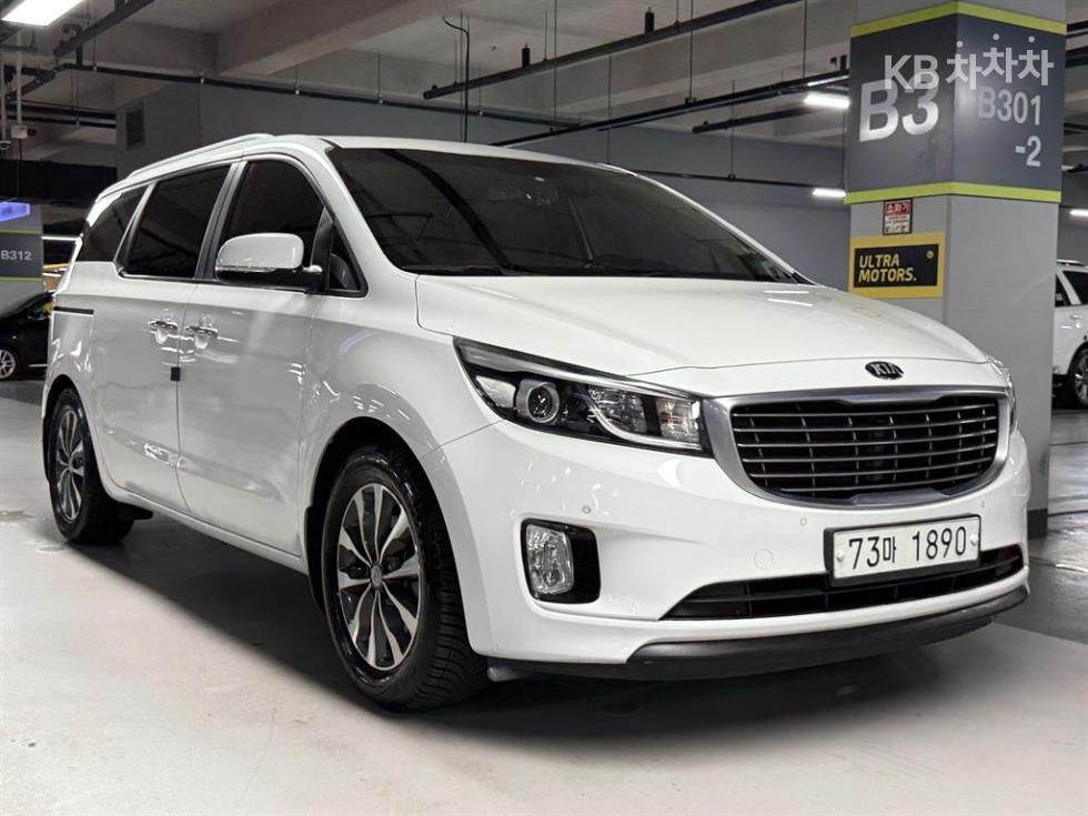 Kia Carnival — miniaturë 2