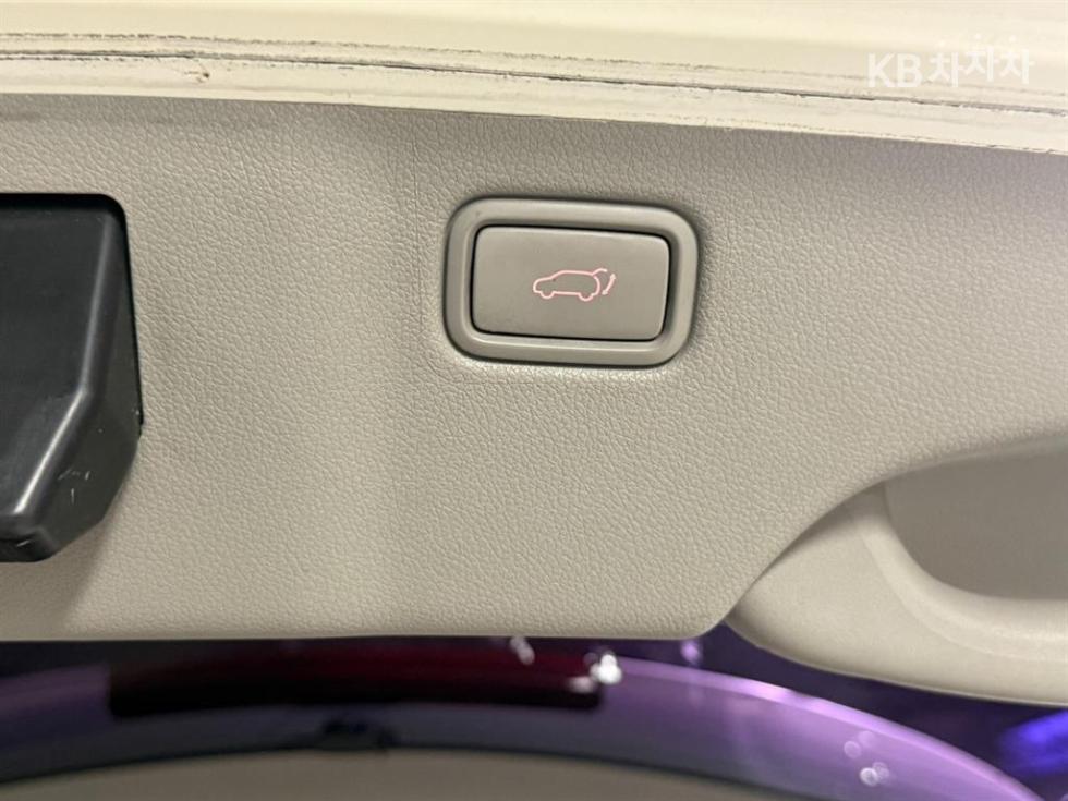 Kia Carnival — miniaturë 6