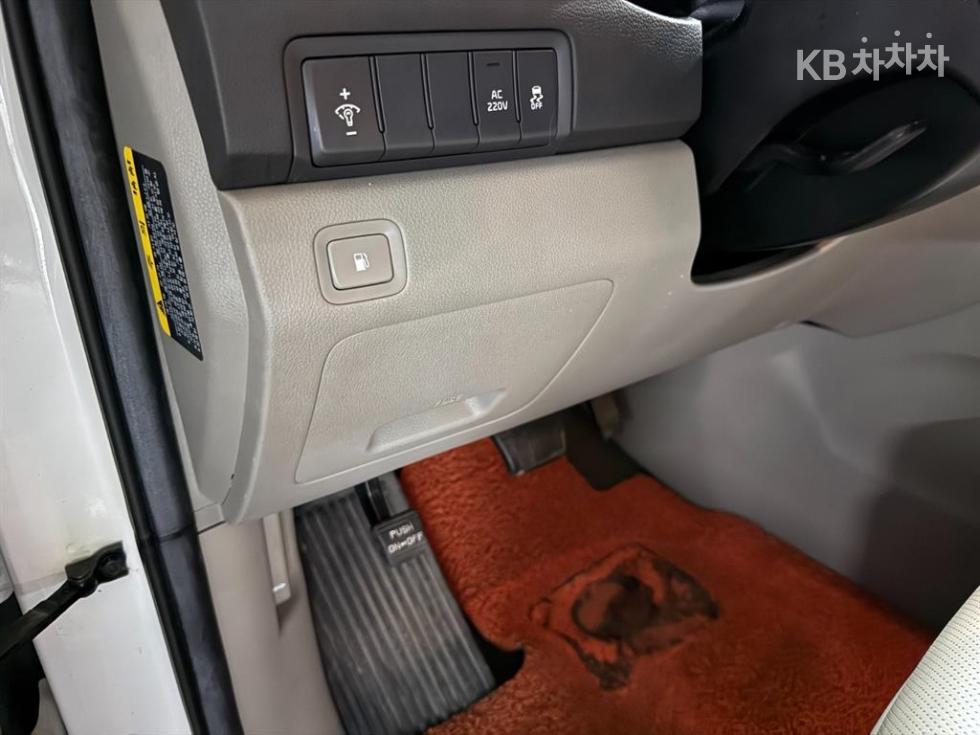 Kia Carnival — miniaturë 8