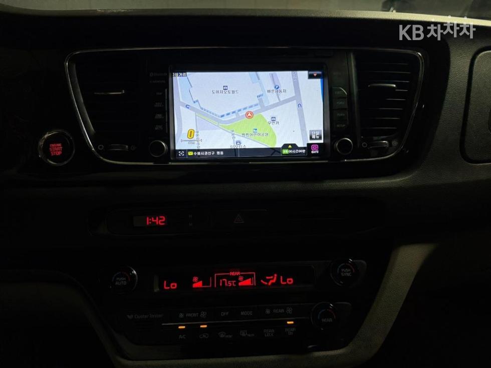 Kia Carnival — miniaturë 12