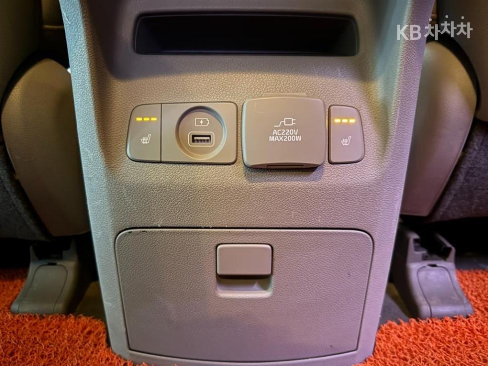 Kia Carnival — miniaturë 15