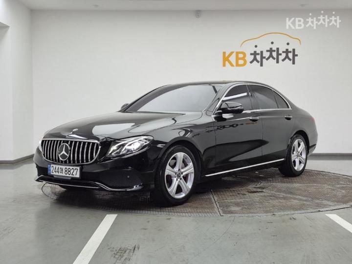 Mercedes-Benz E-klasse E200 — foto 1