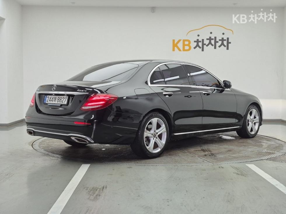Mercedes-Benz E-klasse — miniaturë 4