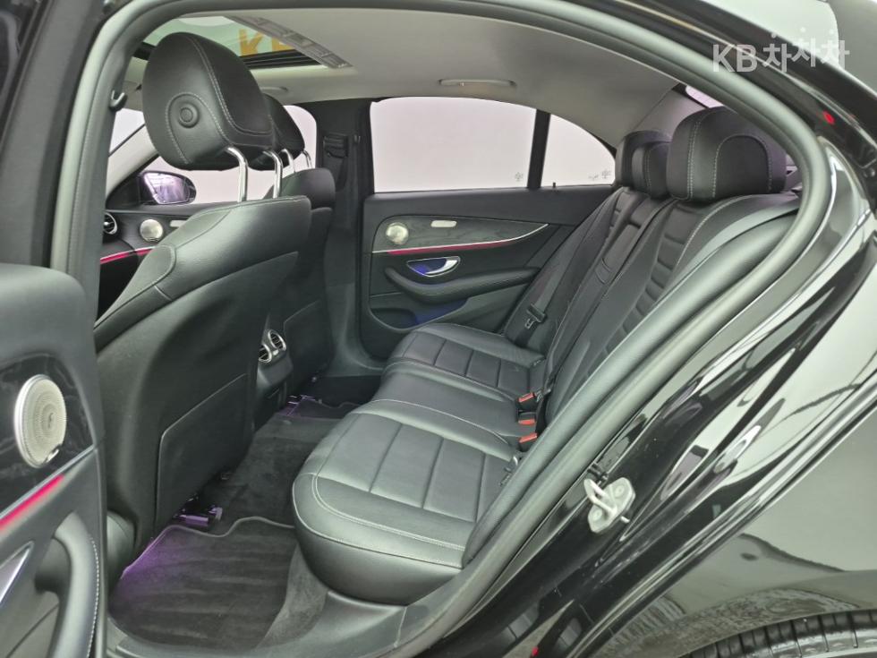 Mercedes-Benz E-klasse — miniaturë 12