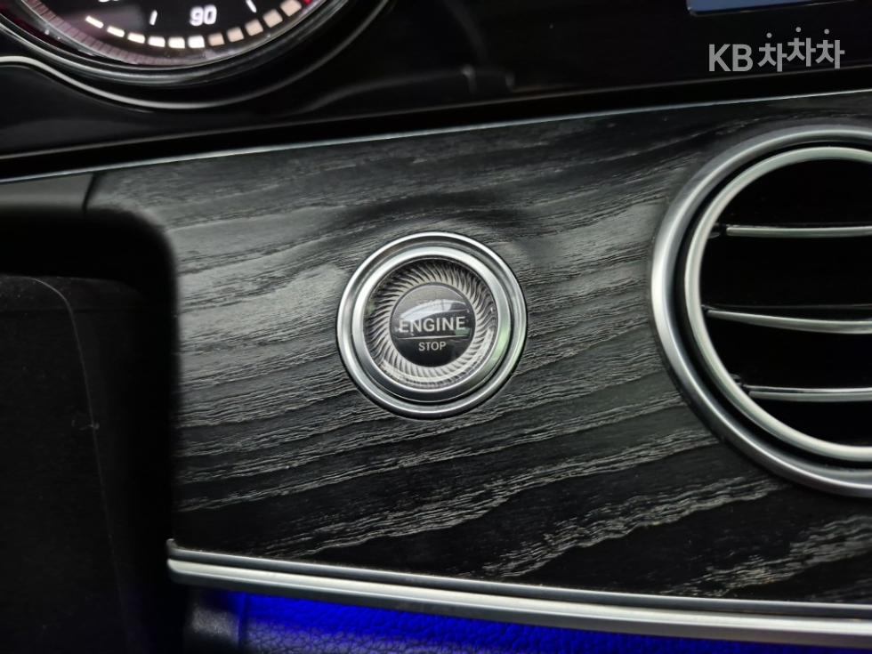 Mercedes-Benz E-klasse — miniaturë 17
