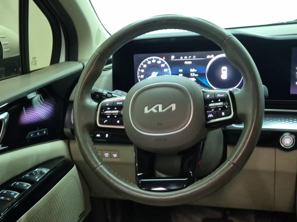 Kia Carnival — miniaturë 9