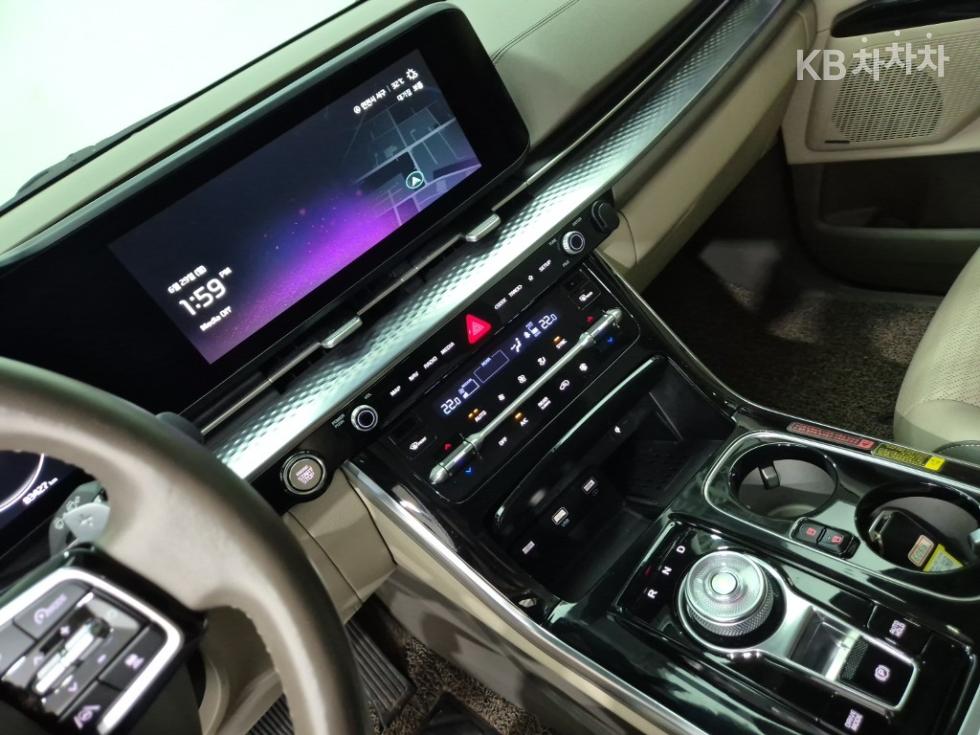 Kia Carnival — miniaturë 10