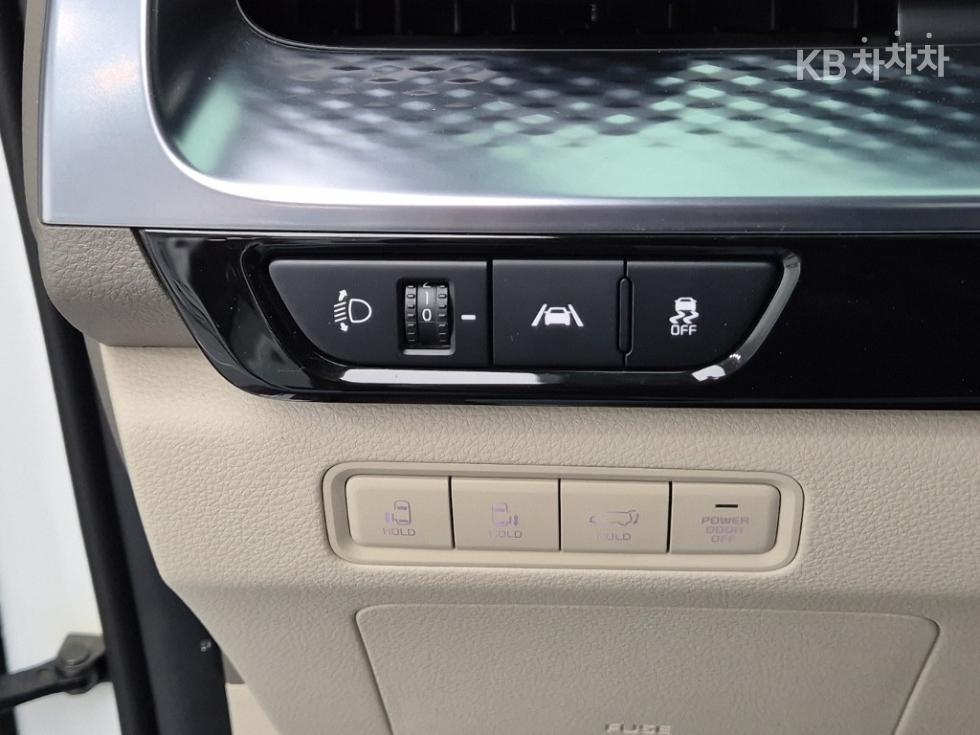 Kia Carnival — miniaturë 17