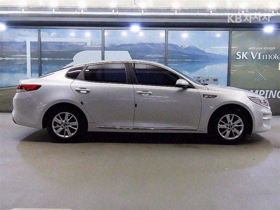 Kia K5 — miniaturë 3