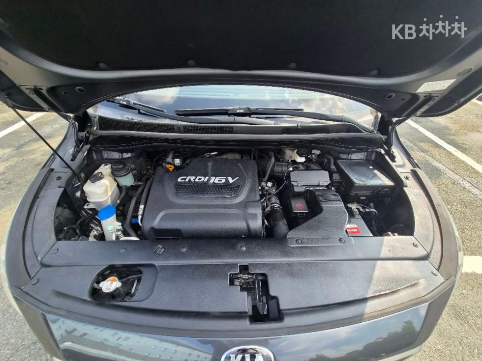 Kia Carnival — miniaturë 9