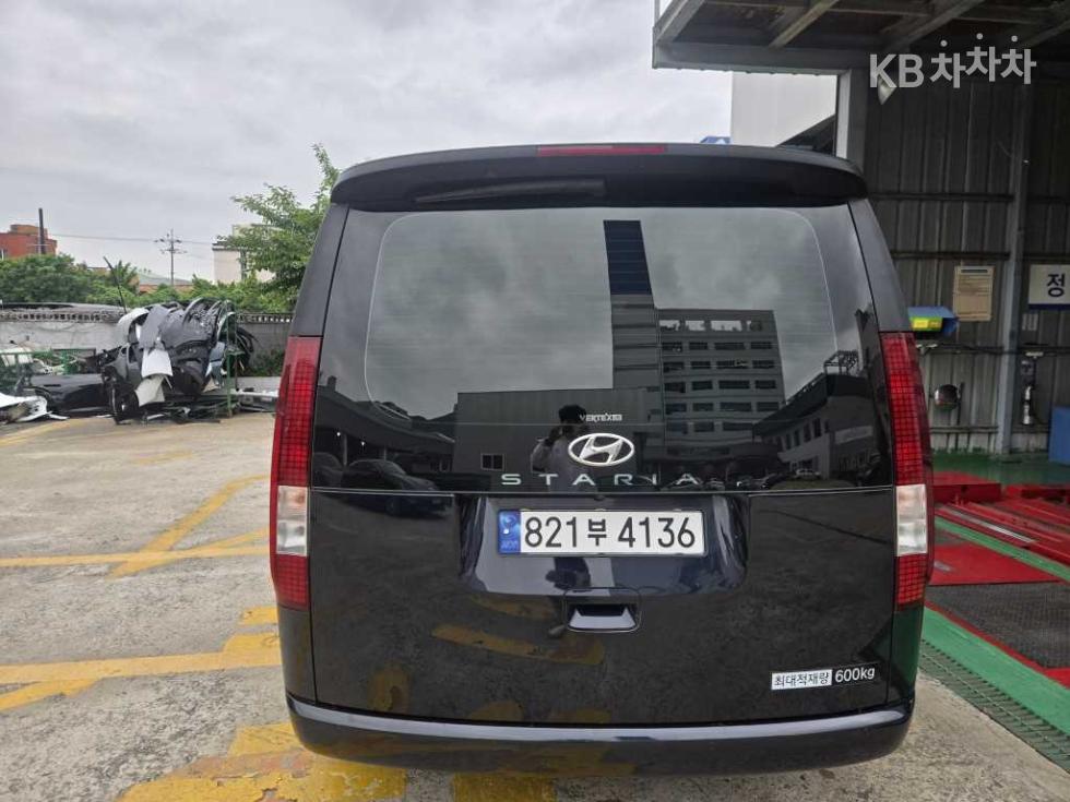 Hyundai Staria — miniaturë 3