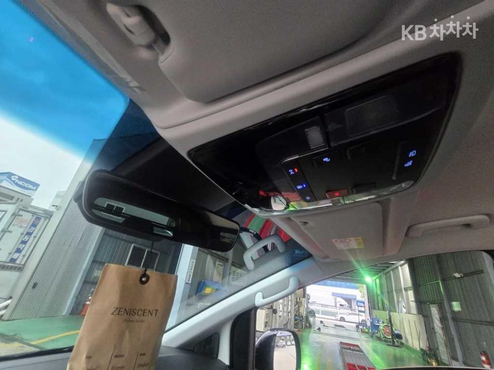 Hyundai Staria — miniaturë 10