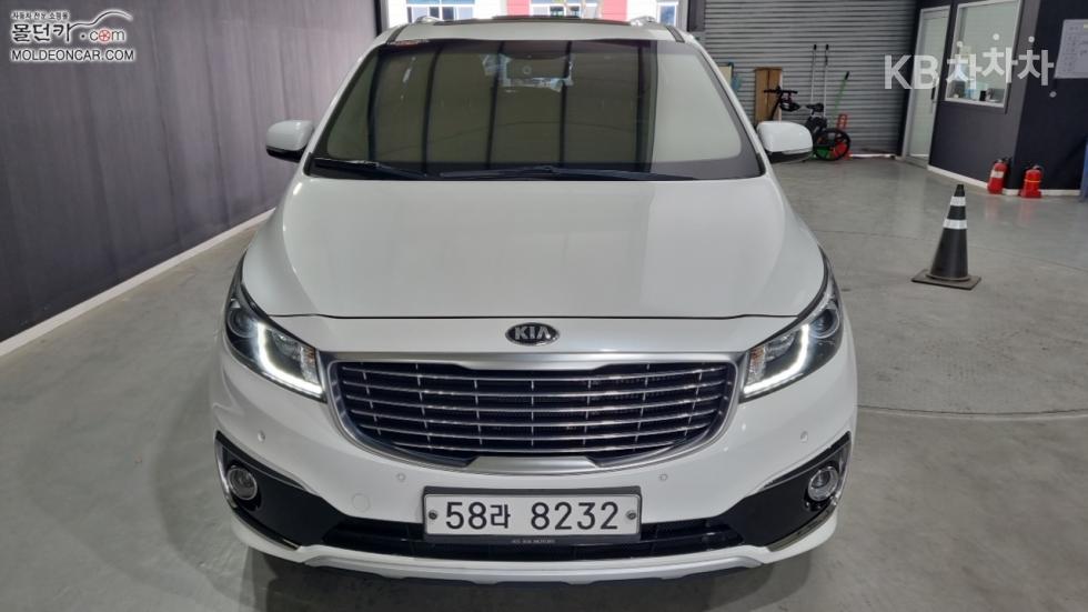 Kia Carnival — miniaturë 3