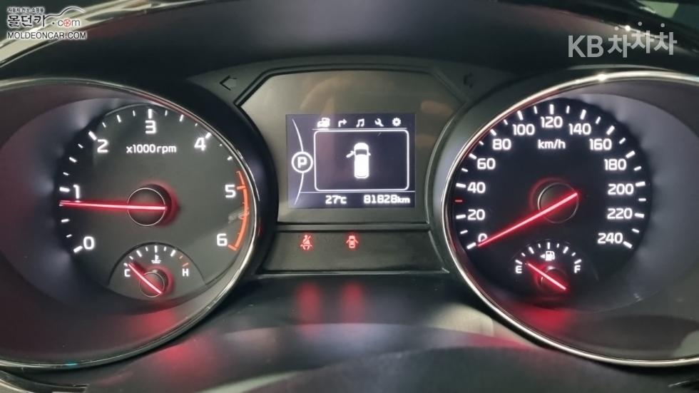 Kia Carnival — miniaturë 5