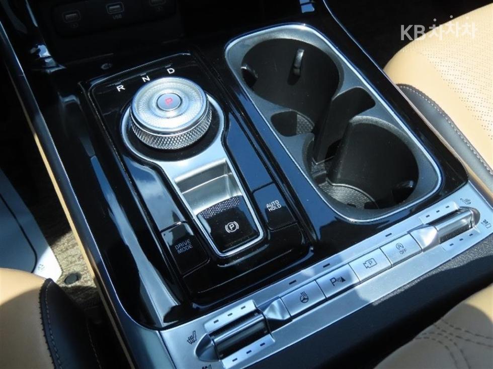 Kia Carnival — miniaturë 6