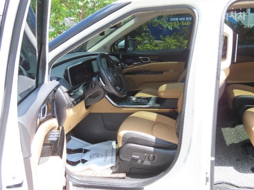 Kia Carnival — miniaturë 12