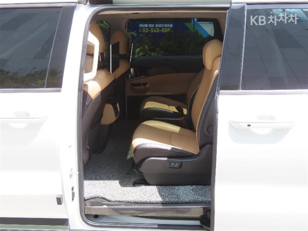 Kia Carnival — miniaturë 13