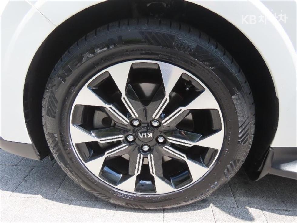 Kia Carnival — miniaturë 16