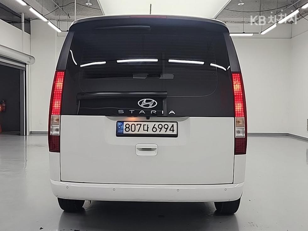 Hyundai Staria — miniaturë 3