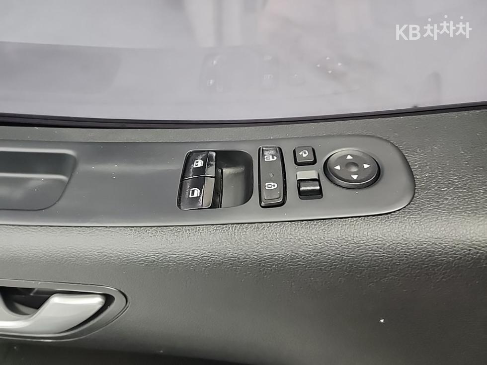 Hyundai Staria — miniaturë 13