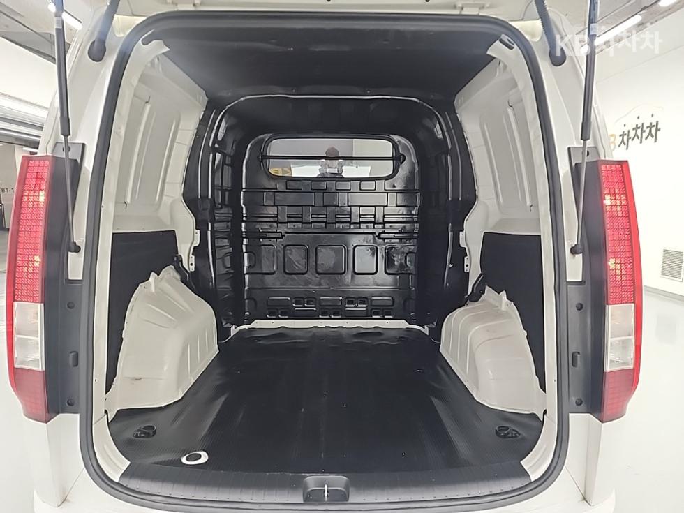 Hyundai Staria — miniaturë 16