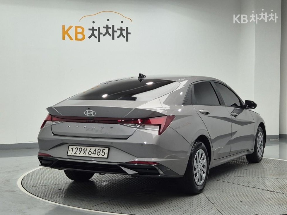 Hyundai Avante — miniaturë 3