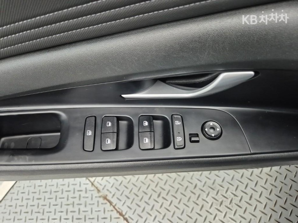 Hyundai Avante — miniaturë 17