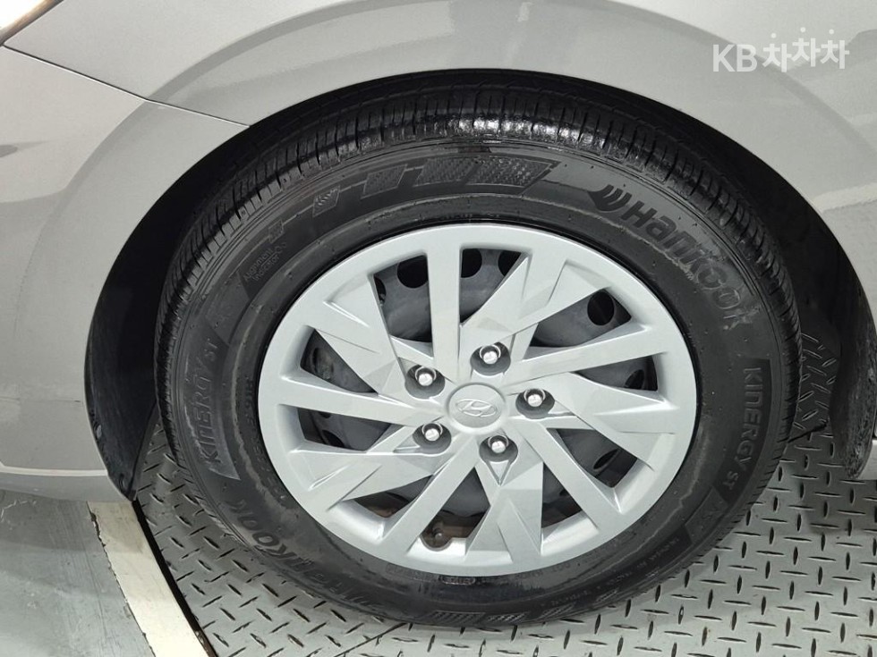 Hyundai Avante — miniaturë 19