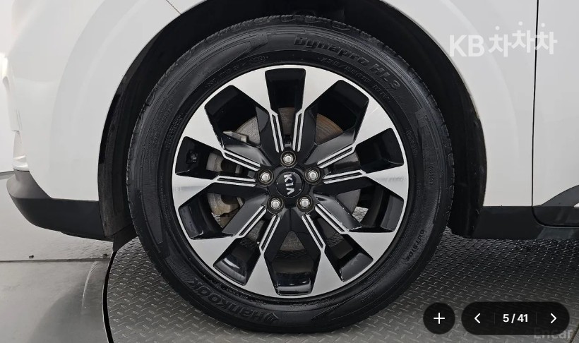 Kia Carnival — miniaturë 5