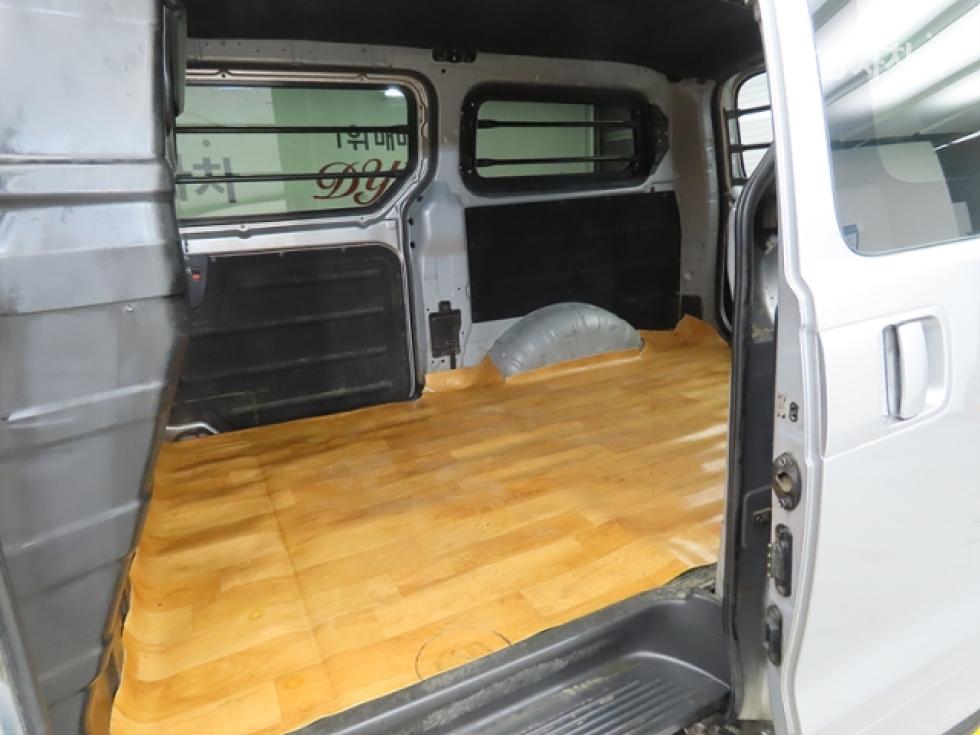 Hyundai Starex — miniaturë 6